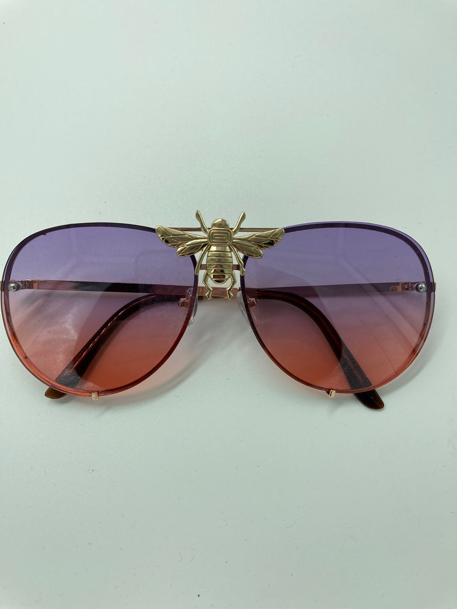 Gucci sunglasses with on sale bee in middle