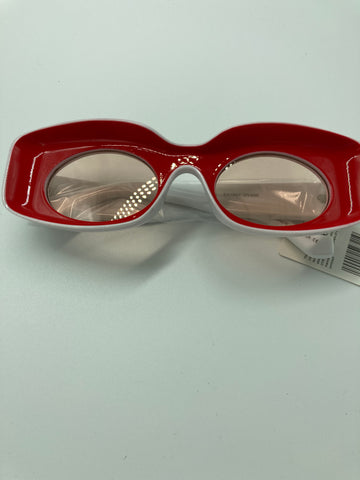 Edgy Retro Sunglasses with a Twist