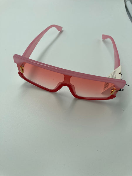 RED WIDE FRAMES SHADES