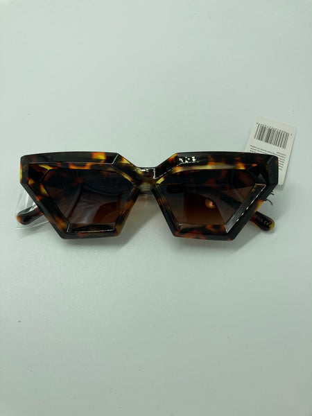 Classy Tortoiseshell Sunglasses